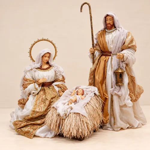 Nacimiento tradicional en tonos dorados_11zon