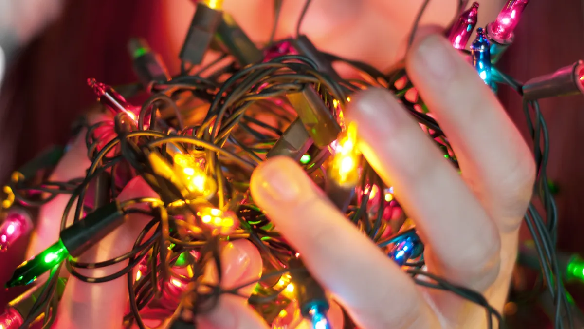 Cómo desenredar las luces de Navidad